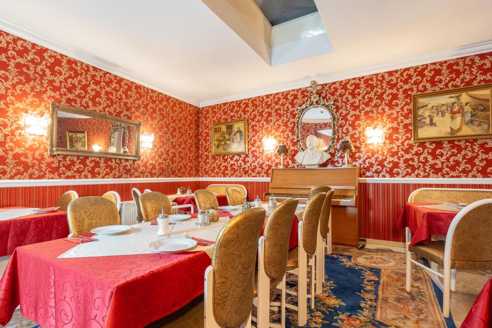 Urania 3* Viena
